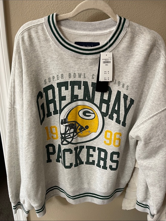 Abercrombie & Fitch Sweaters - Abercrombie & Fitch Gray Crewneck Sweatshirt with Green Bay Packers Team